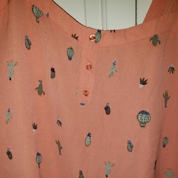 Super cute cactus tank/ off shoulder take - Picture 2 of 2
